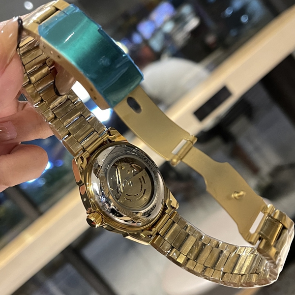 ブランド時計角部分ディテール